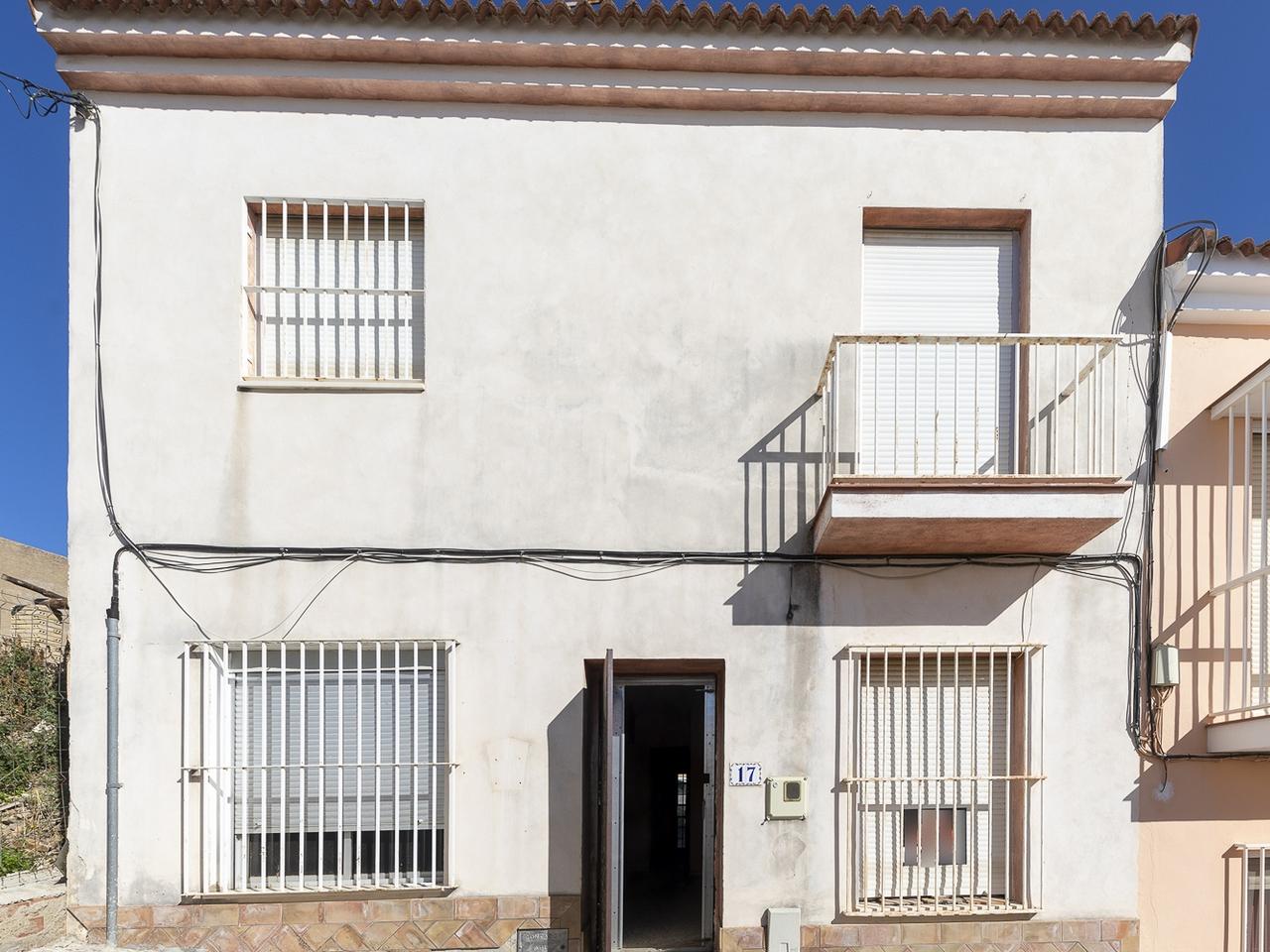 Casa en venta enc. jose valderas olmo, 17,gerena,sevilla